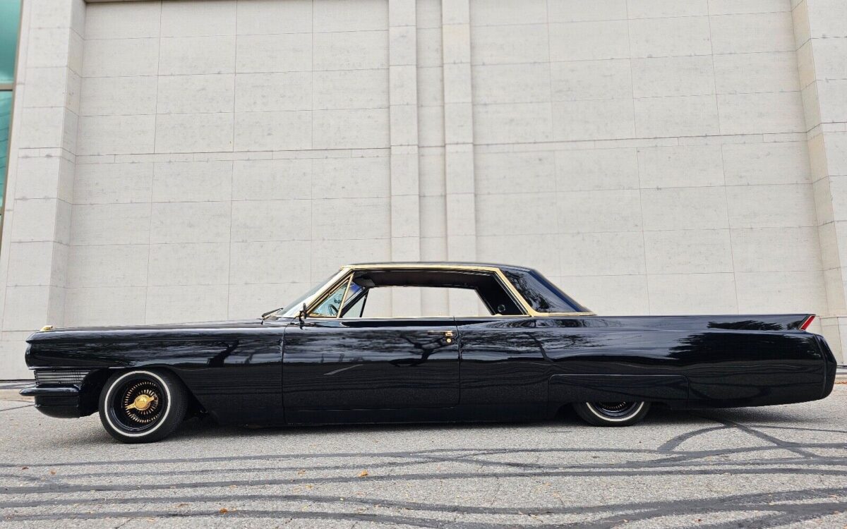 Cadillac-DeVille-Coupe-1964-6