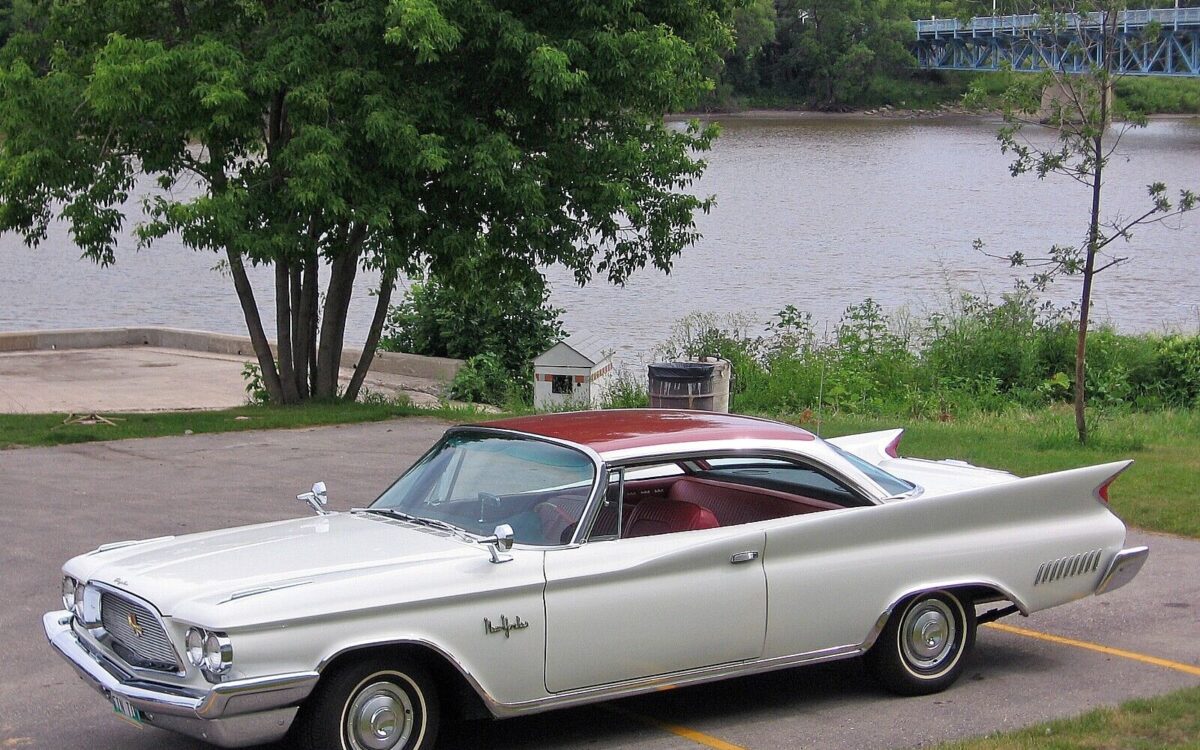 Chrysler-New-Yorker-Coupe-1960-2