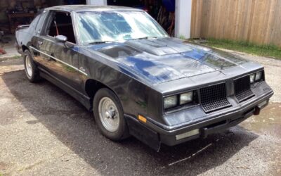 Oldsmobile Cutlass Coupe 1983 à vendre