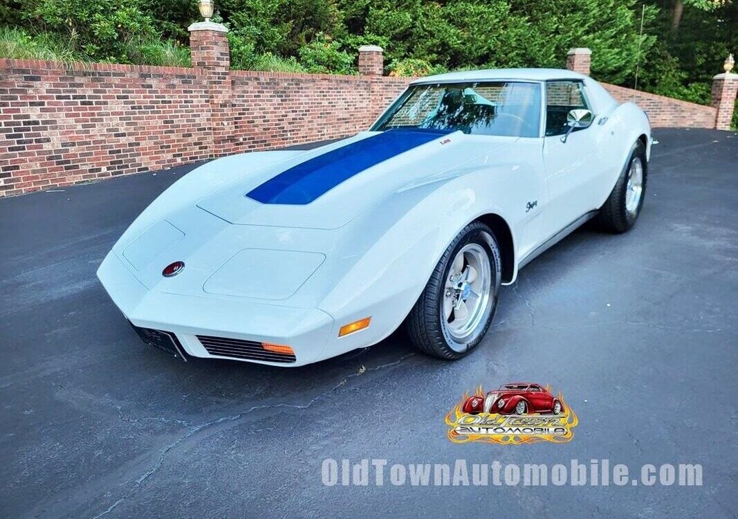 Chevrolet-Corvette-1973-5