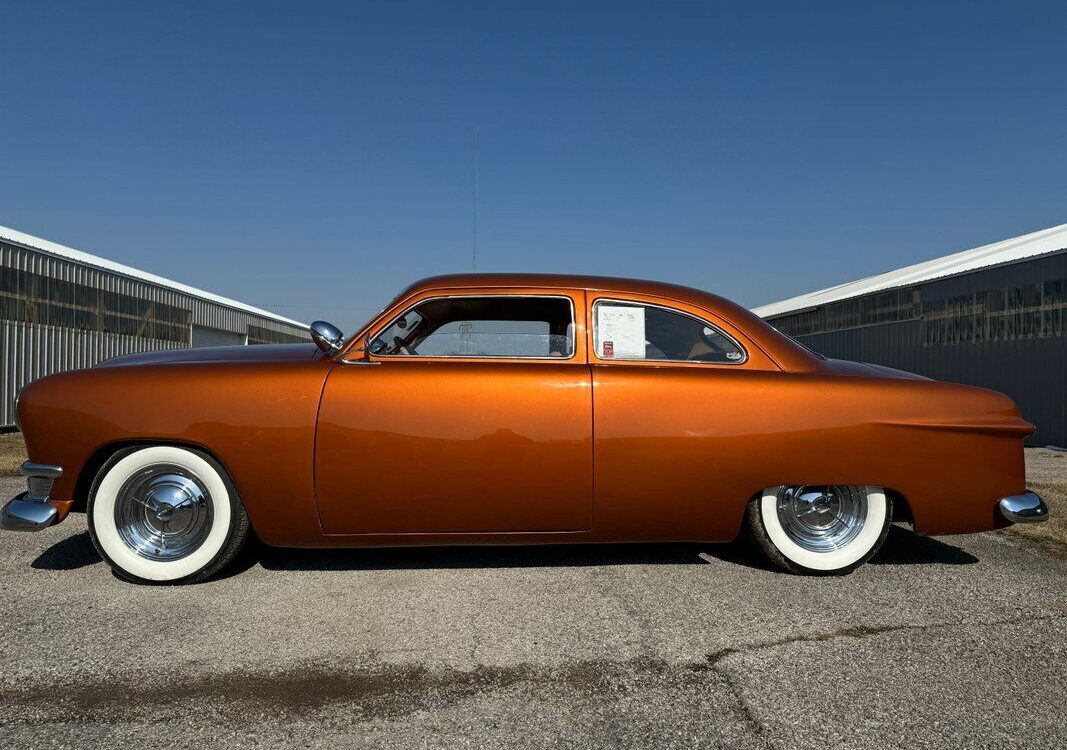 Ford-Custom-1950-3