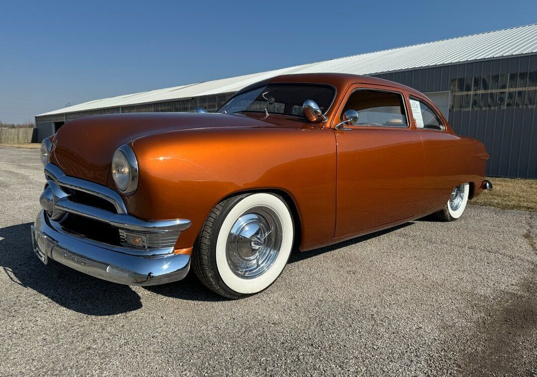 Ford-Custom-1950-4