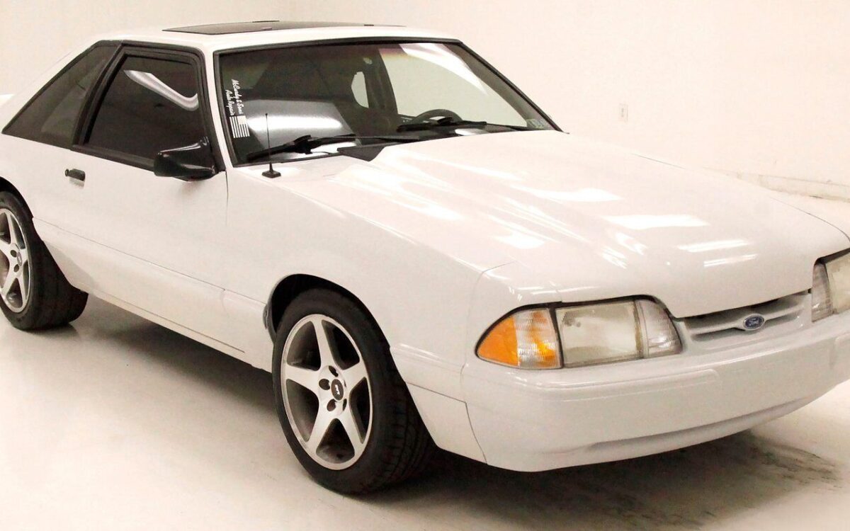Ford-Mustang-Coupe-1993-5