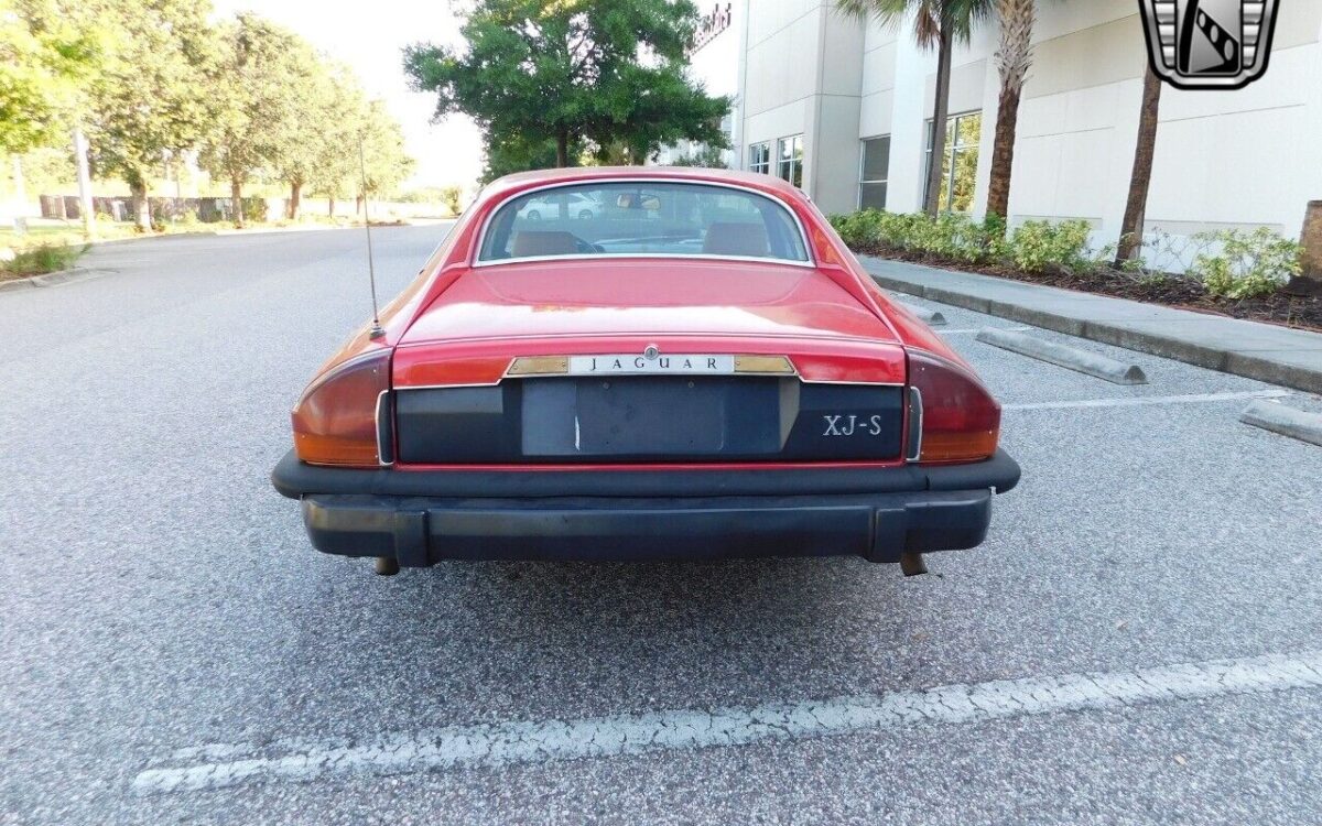 Jaguar-XJS-1977-4