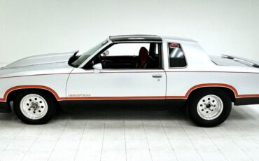 Oldsmobile-Cutlass-1984-1