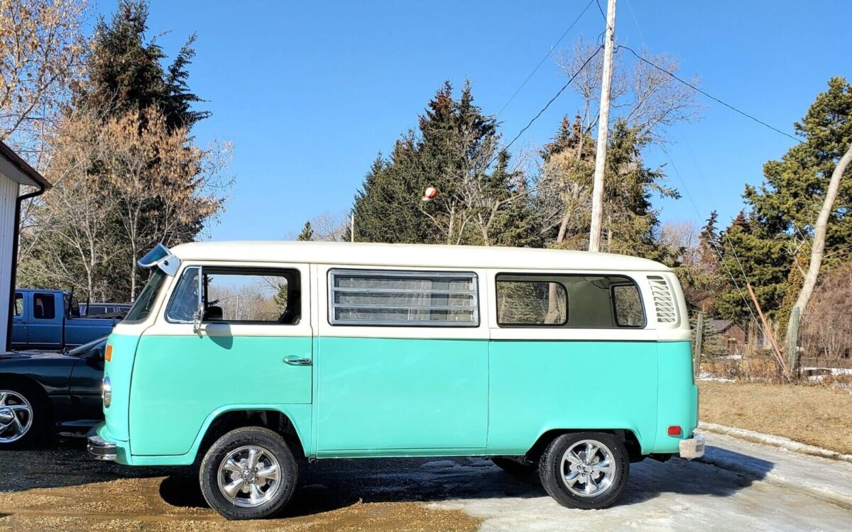 Volkswagen-BusVanagon-1974-3