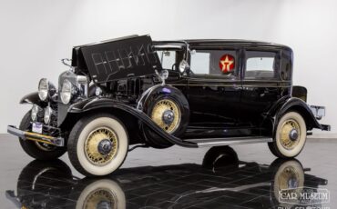 1931-cadillac-355a-town-sedan