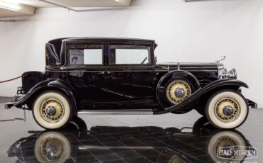 1931-cadillac-355a-town-sedan