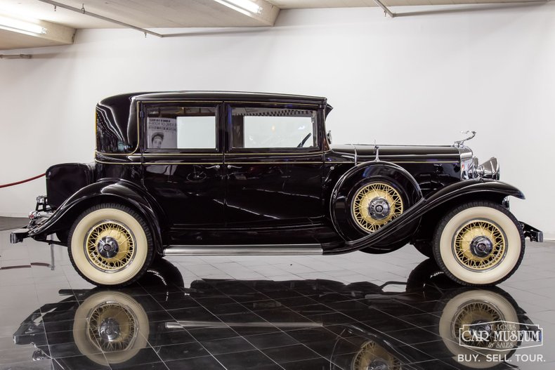 1931-cadillac-355a-town-sedan