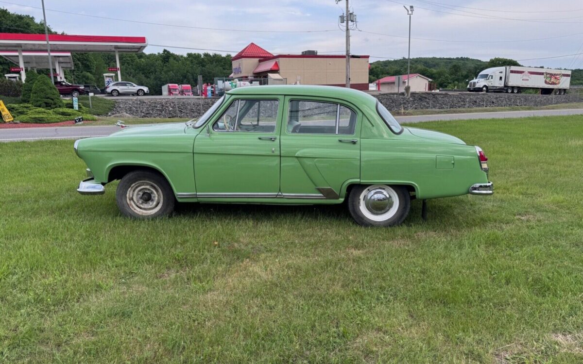 AGA-M-21-Volga-Berline-1958-7