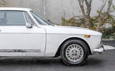Alfa-Romeo-GTV-2000-1974-9