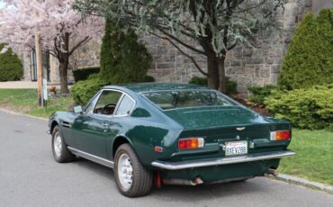 Aston-Martin-Vantage-1982-5