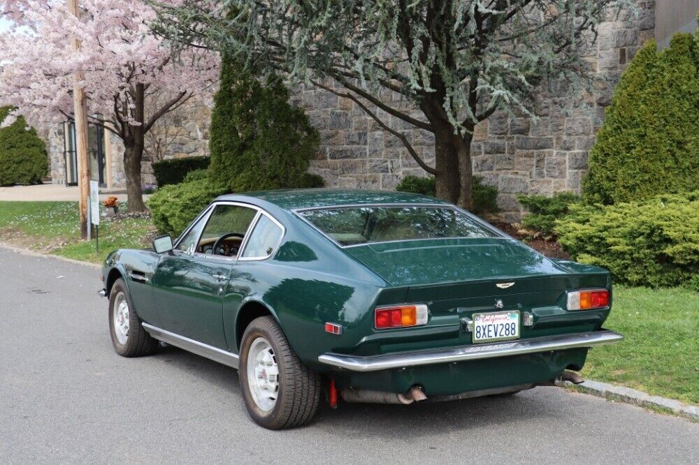 Aston-Martin-Vantage-1982-5