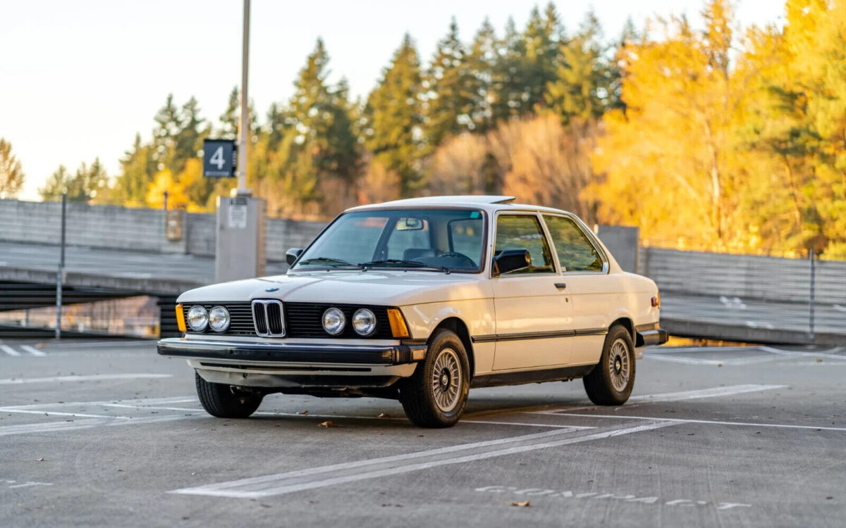 BMW-3-Series-Berline-1983-8