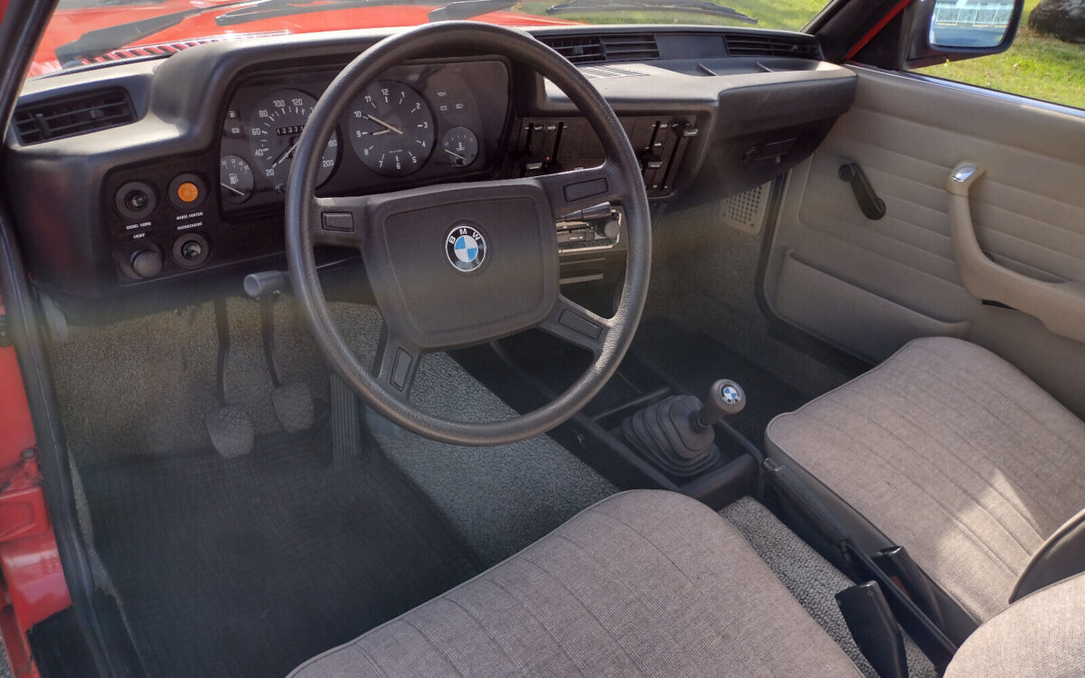 BMW-3-Series-Coupe-1978-11