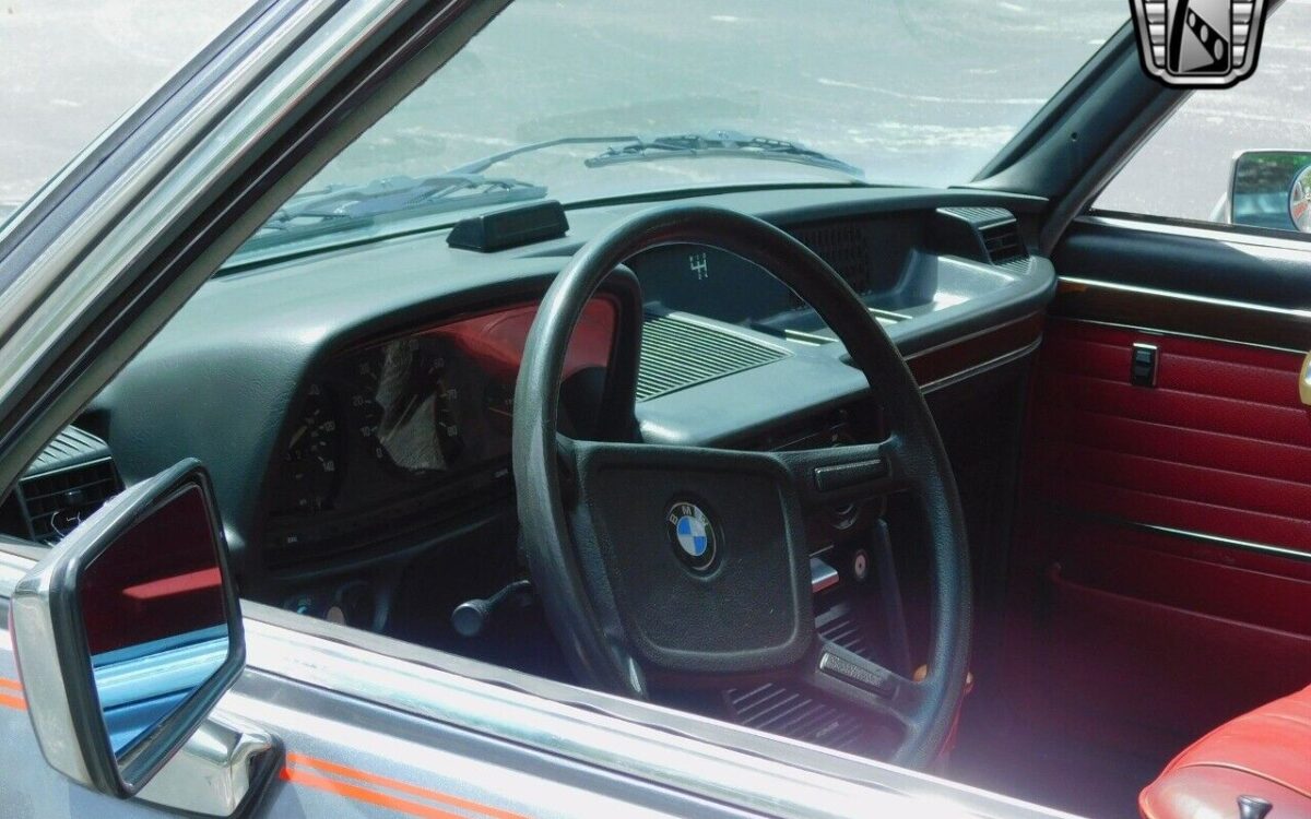 BMW-5-Series-1977-11