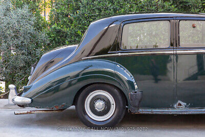 Bentley-Saloon-1956-10