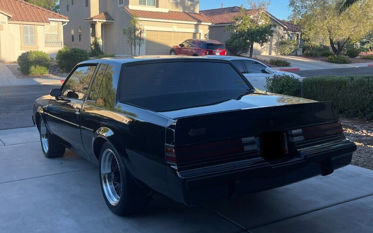 Buick-Grand-National-Coupe-1987-4