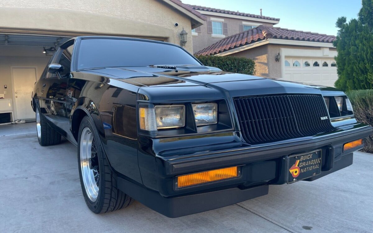 Buick-Grand-National-Coupe-1987-8
