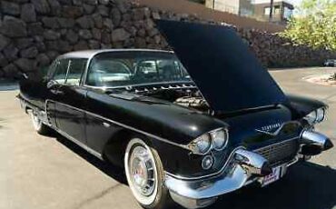 Cadillac-Brougham-Berline-1957-17