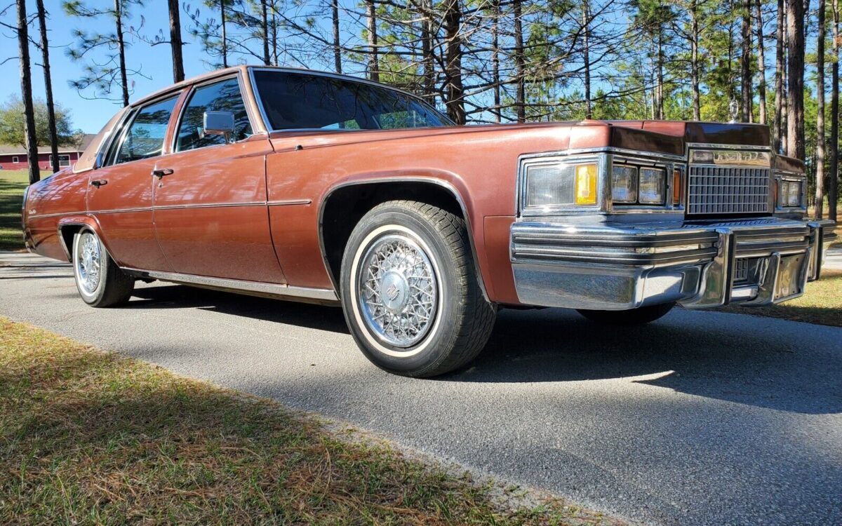 Cadillac-DeVille-Berline-1979-20