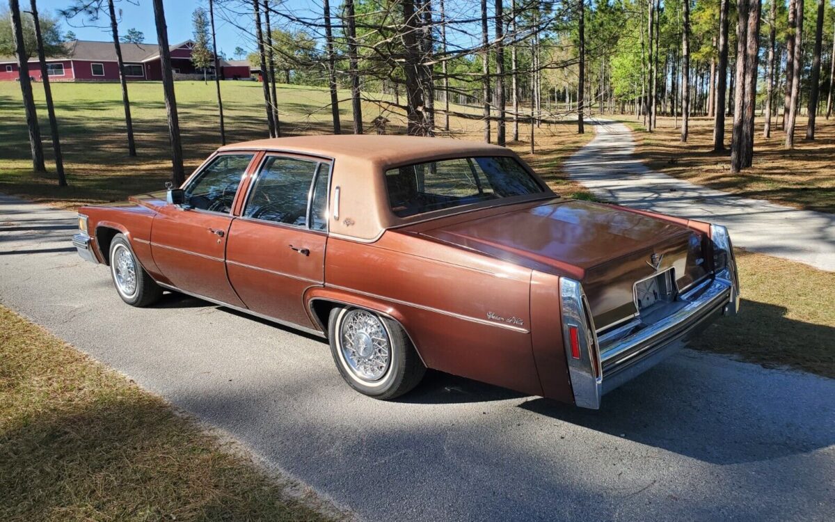 Cadillac-DeVille-Berline-1979-21