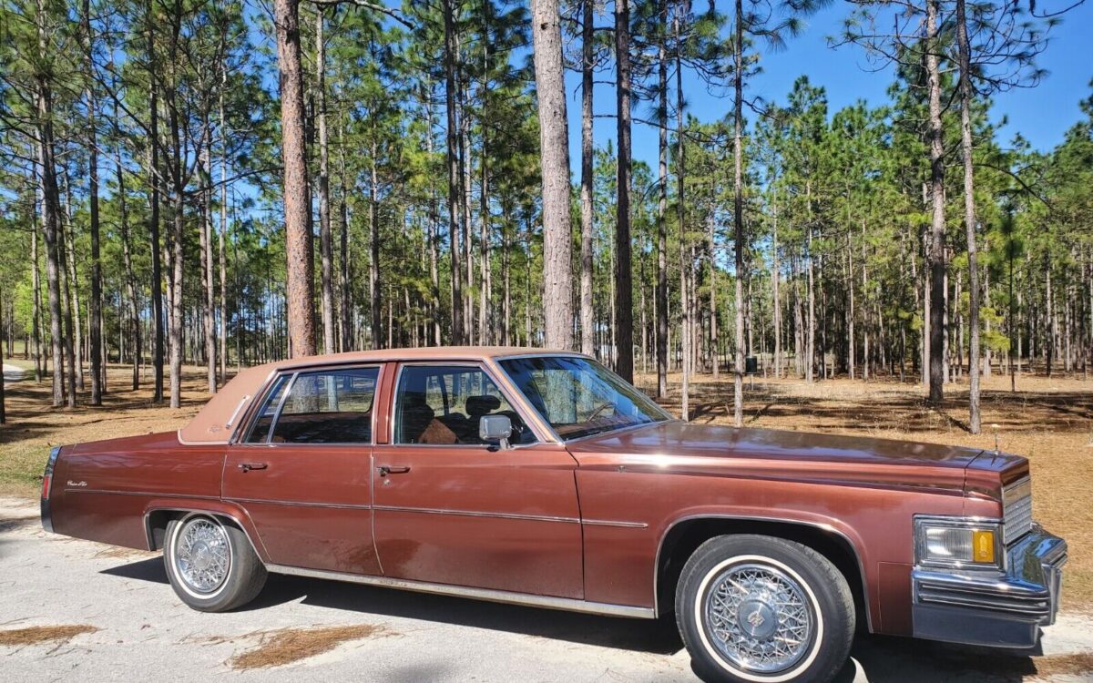 Cadillac-DeVille-Berline-1979-30