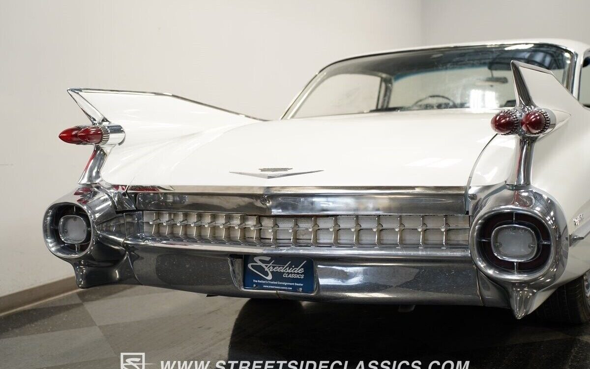 Cadillac-DeVille-Coupe-1959-25