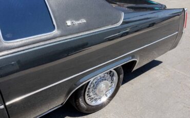 Cadillac-DeVille-Coupe-1977-10
