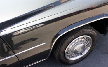 Cadillac-DeVille-Coupe-1977-7