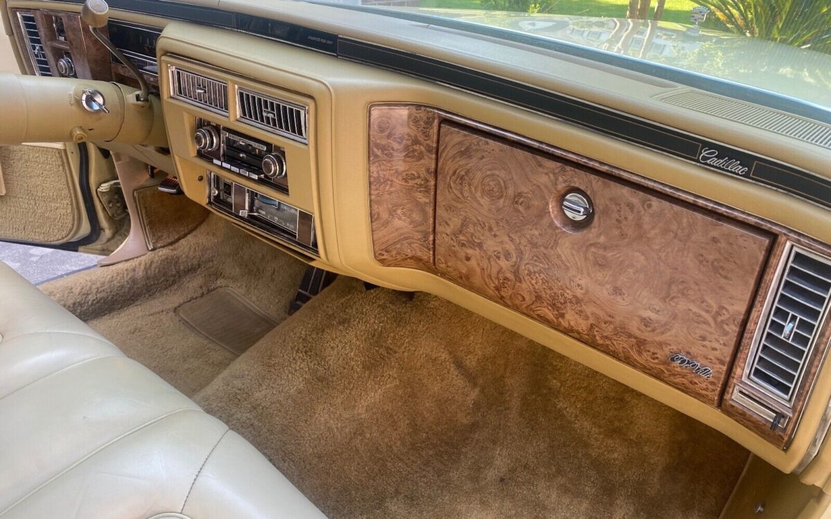 Cadillac-DeVille-Coupe-1979-16