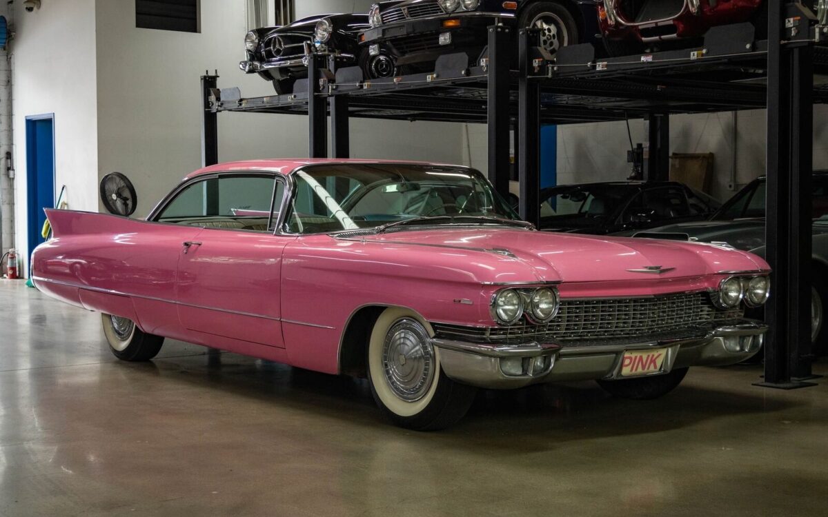 Cadillac-Series-62-390-V8-2-Door-Hardtop-Mary-Kay-Pink-1960-10