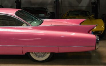 Cadillac-Series-62-390-V8-2-Door-Hardtop-Mary-Kay-Pink-1960-3