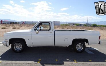 Chevrolet-C-10-1982-3