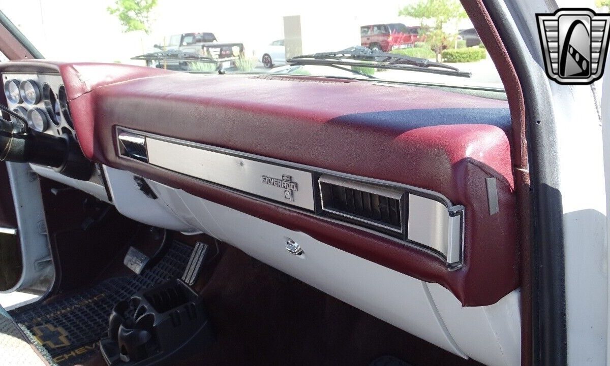 Chevrolet-C-10-1982-8