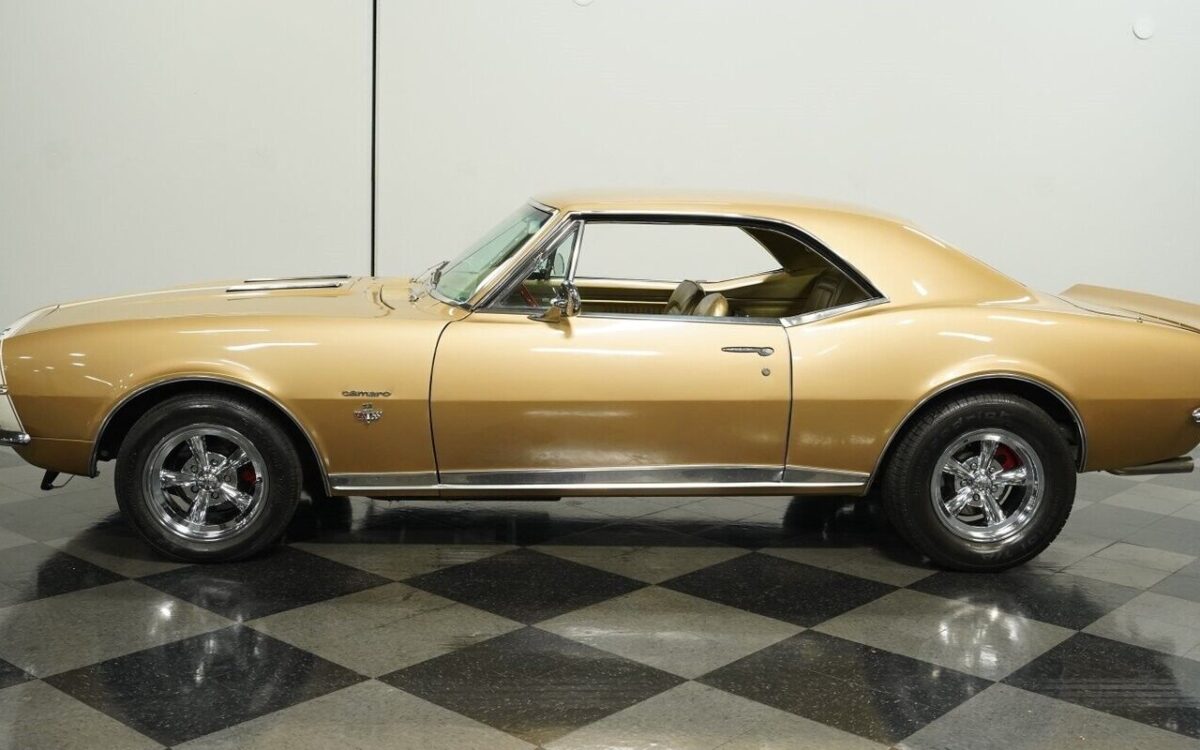 Chevrolet-Camaro-Coupe-1967-2