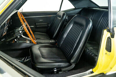 Chevrolet-Camaro-Coupe-1968-17
