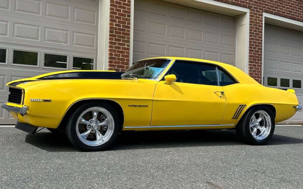 Chevrolet-Camaro-Coupe-1969-3