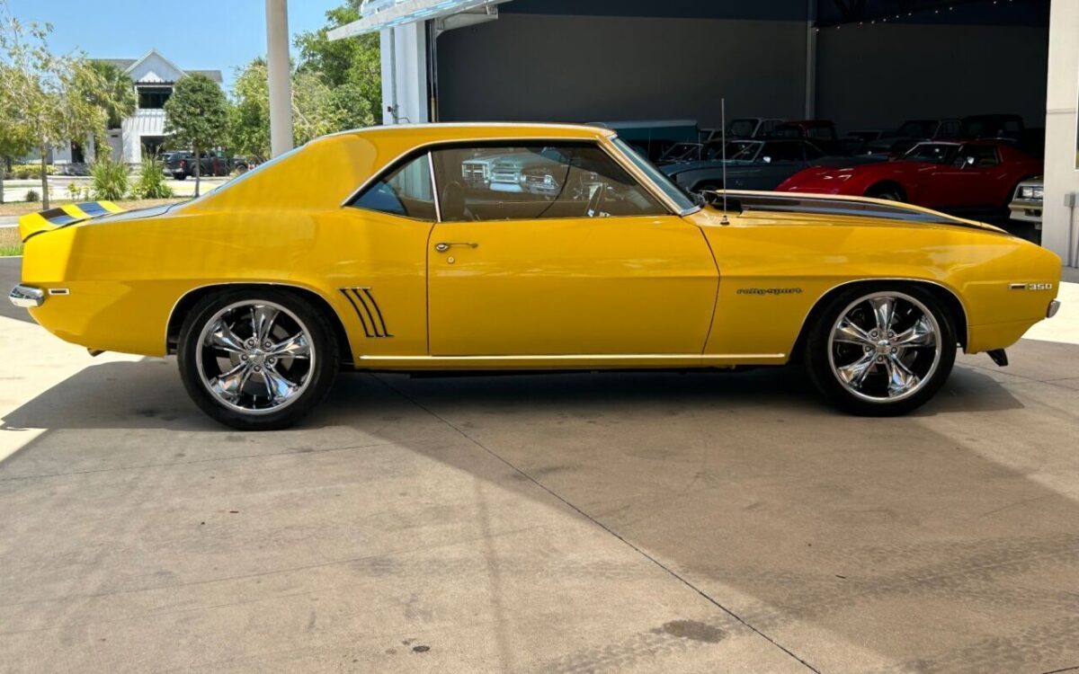 Chevrolet-Camaro-Coupe-1969-4