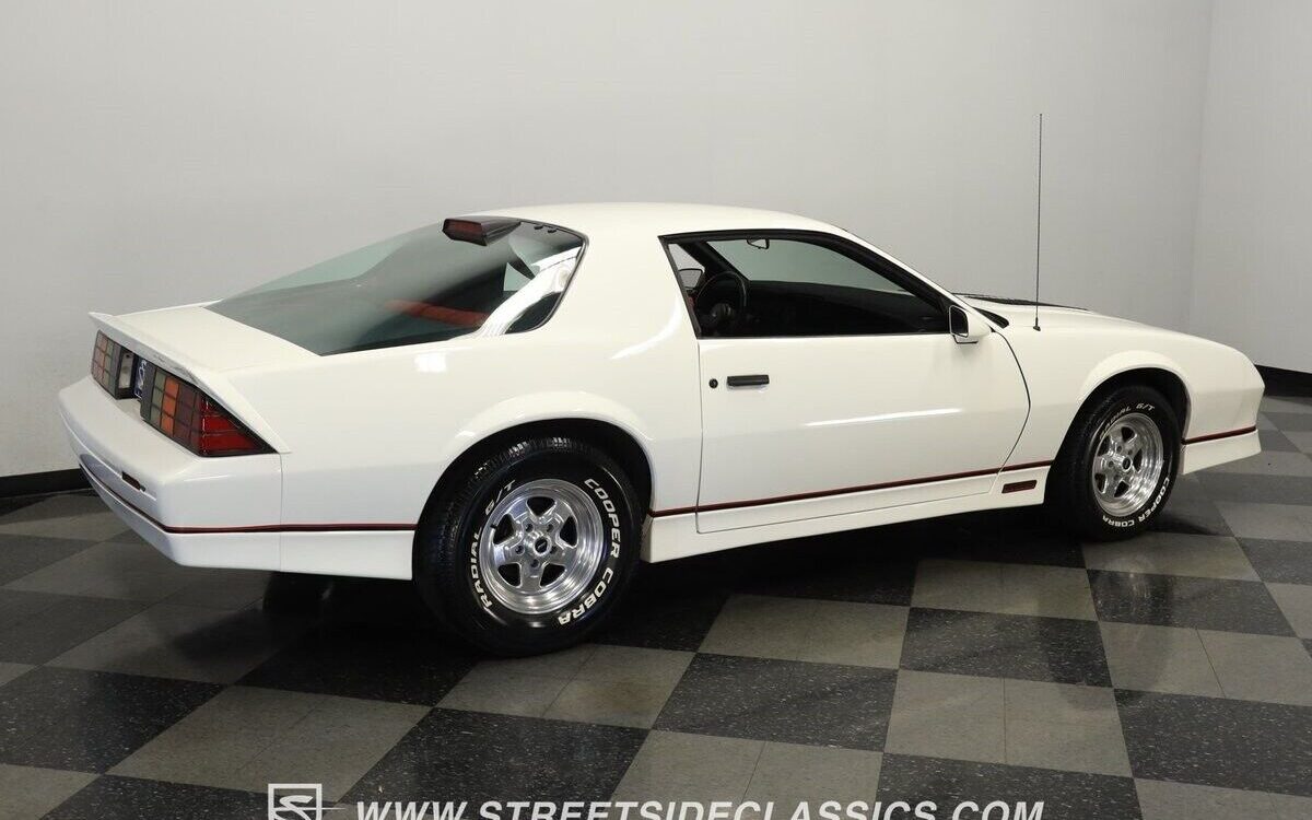 Chevrolet-Camaro-Coupe-1986-11