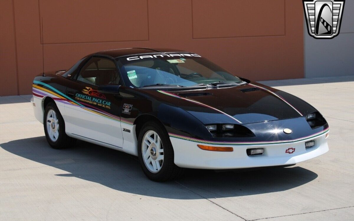 Chevrolet-Camaro-Coupe-1993-5