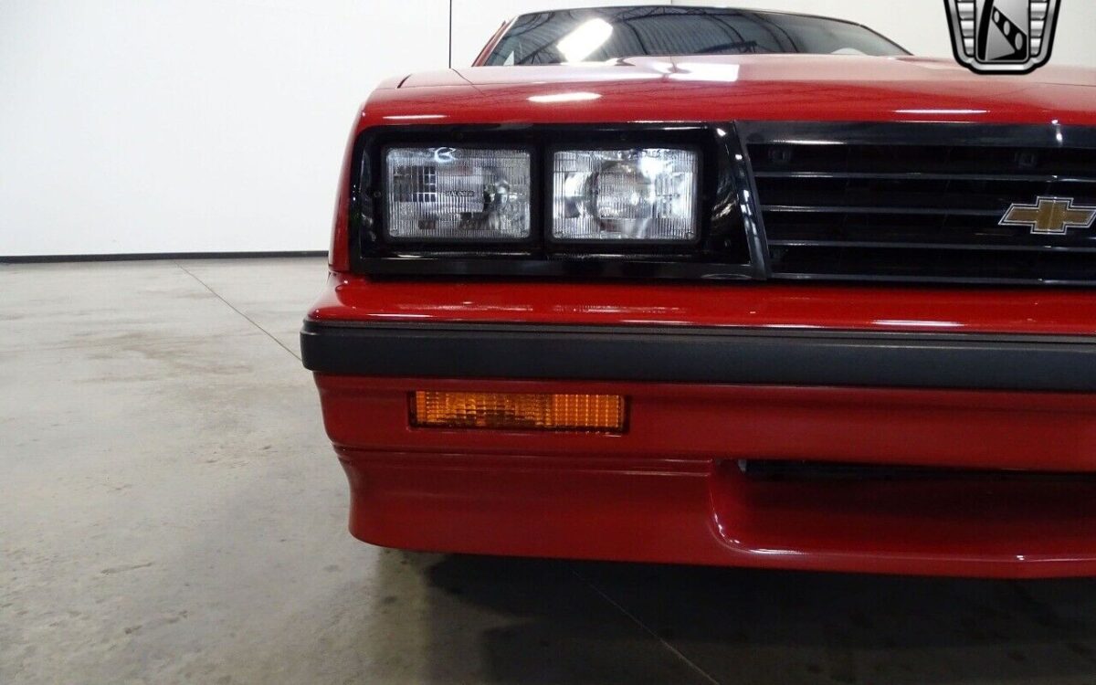 Chevrolet-Cavalier-1987-4