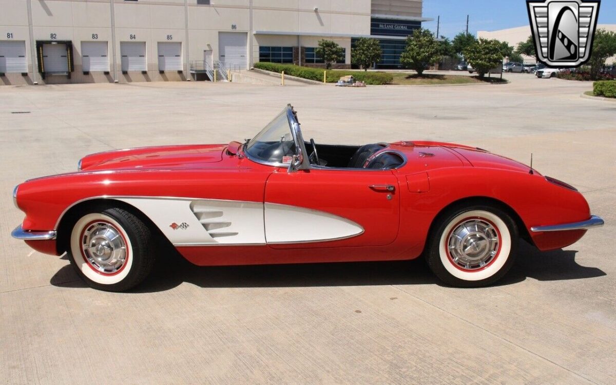 Chevrolet-Corvette-1960-3