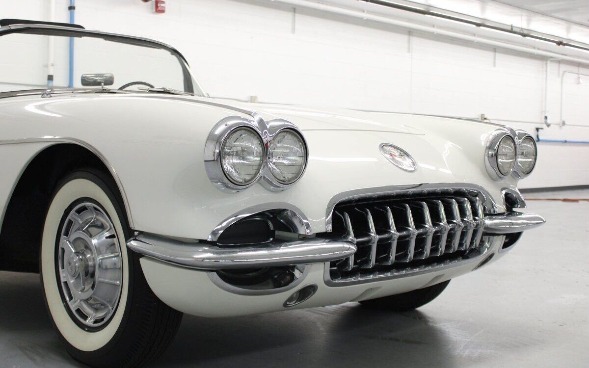 Chevrolet-Corvette-1960-7