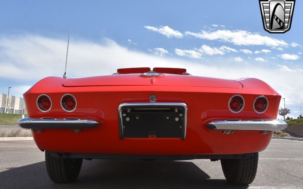 Chevrolet-Corvette-1961-5