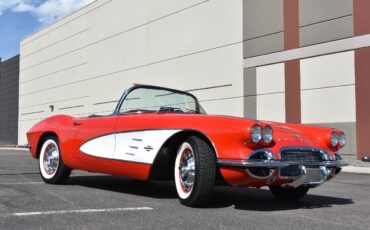 Chevrolet-Corvette-1961-8