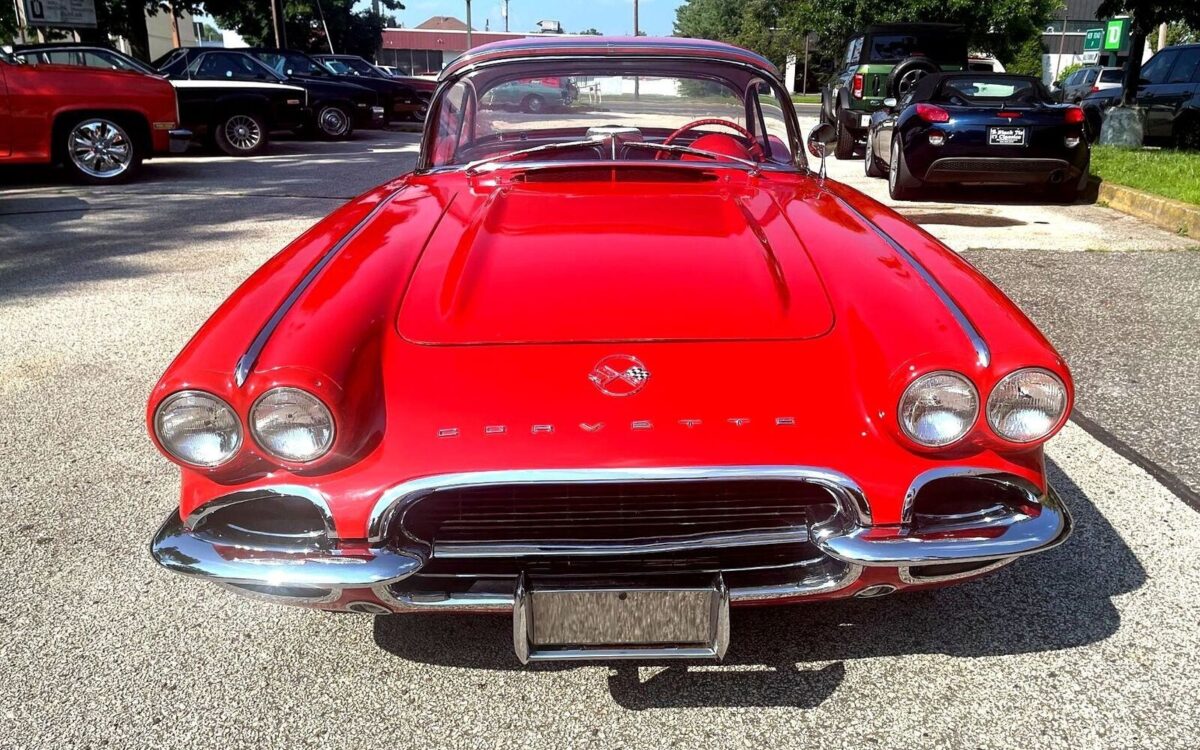 Chevrolet-Corvette-1962-2