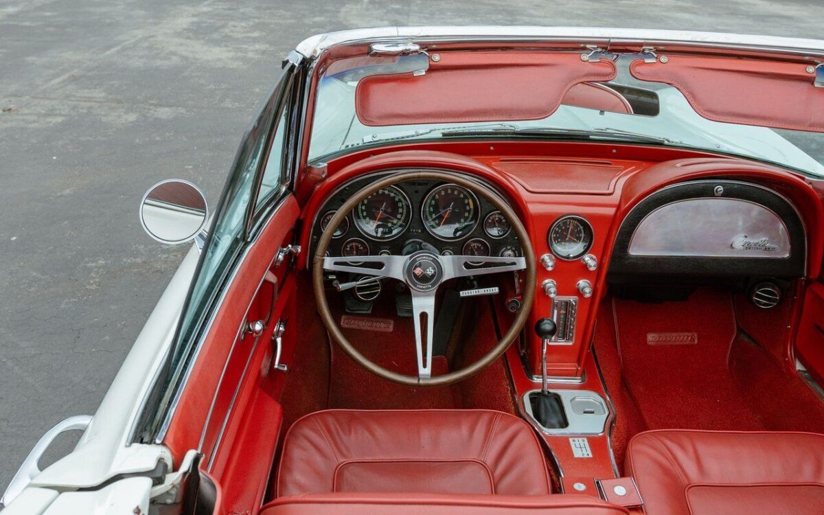 Chevrolet-Corvette-1965-3