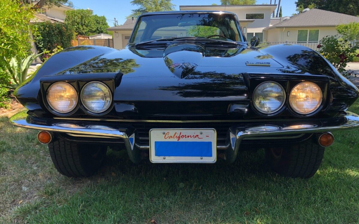 Chevrolet-Corvette-1966-25