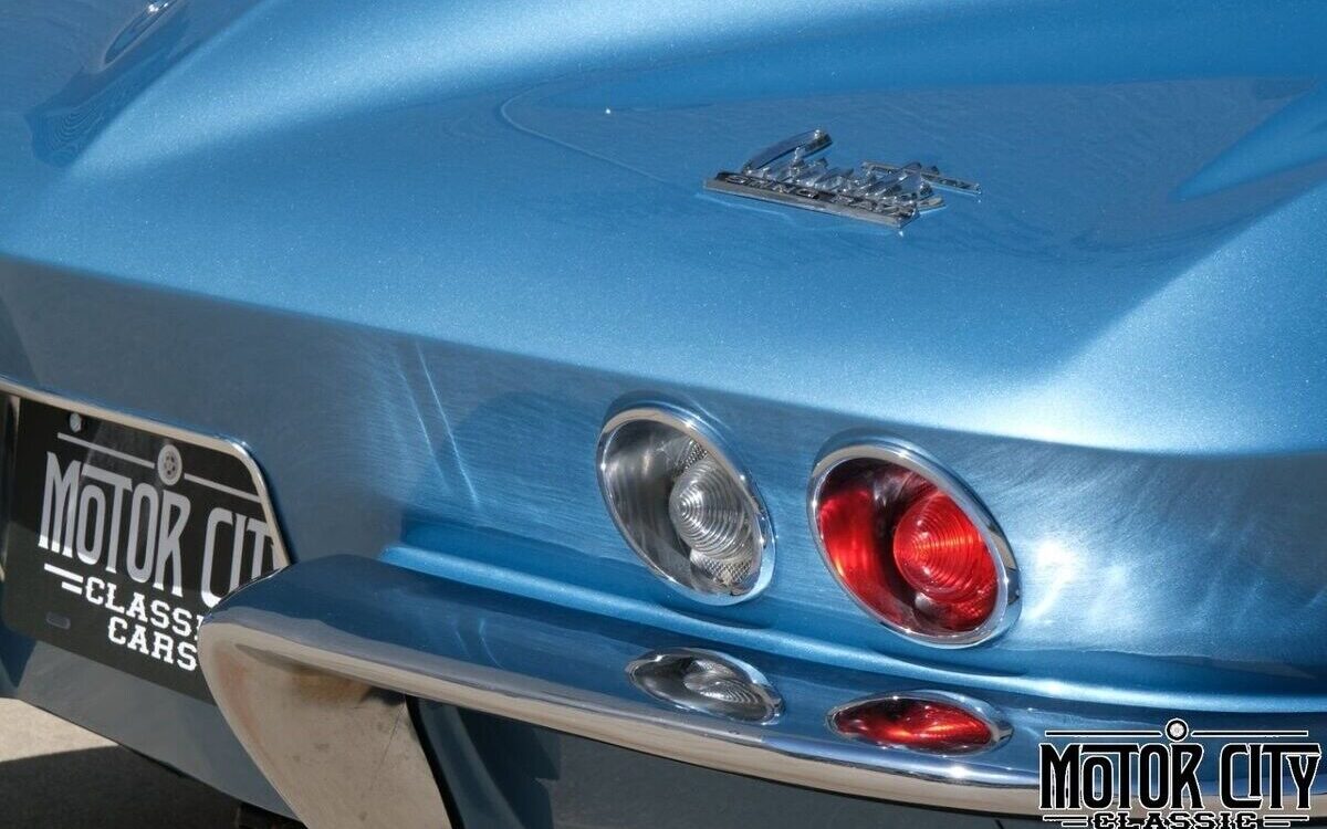 Chevrolet-Corvette-1966-9